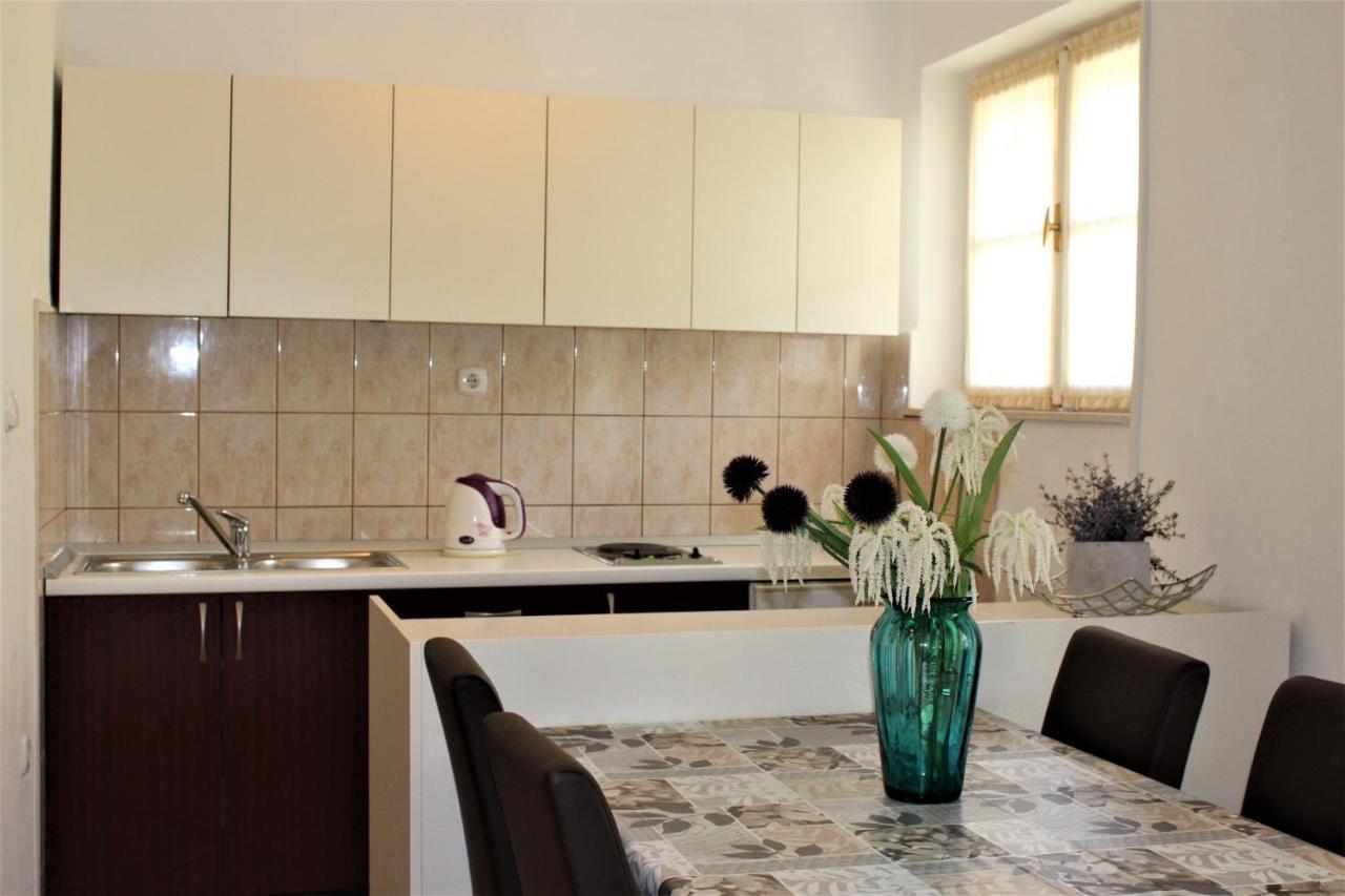 Apartments Raos Макарска Екстериор снимка