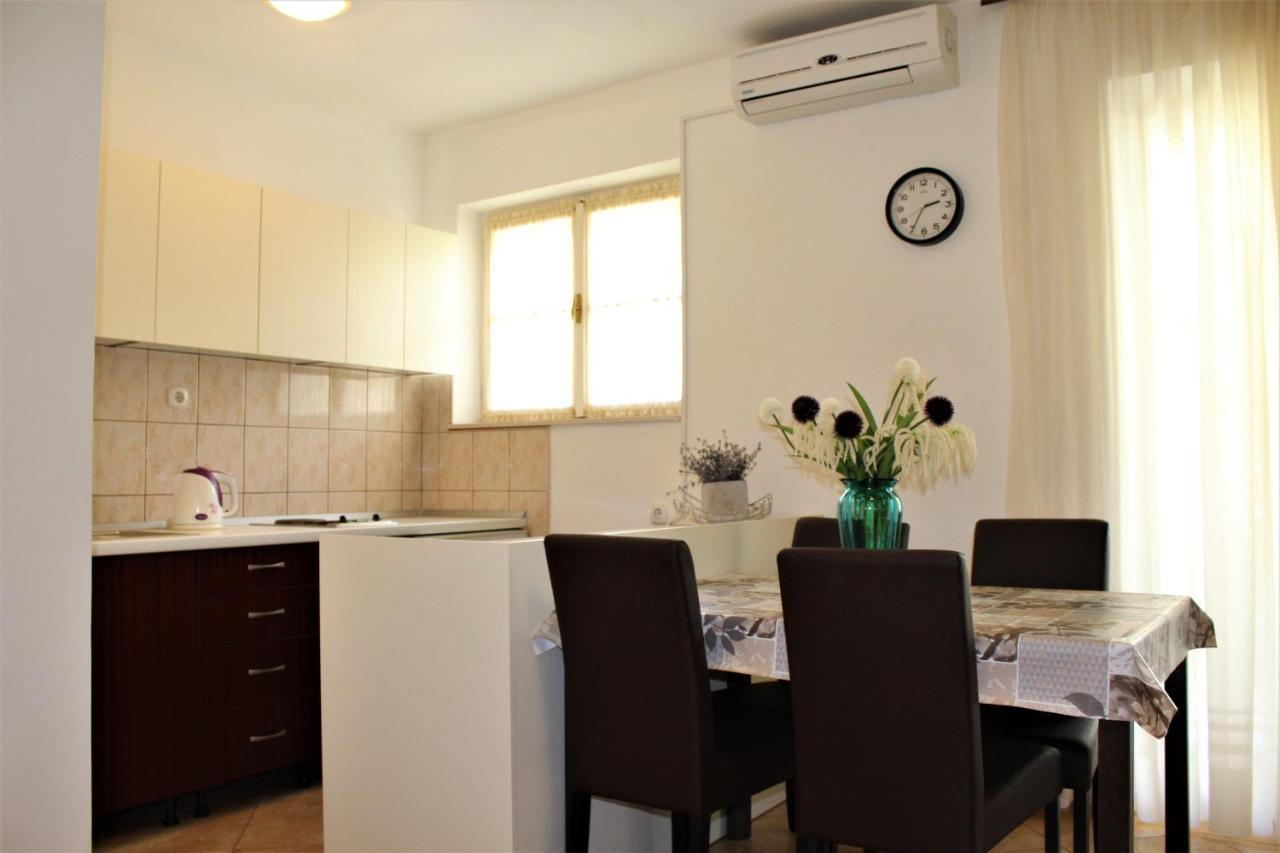 Apartments Raos Макарска Екстериор снимка