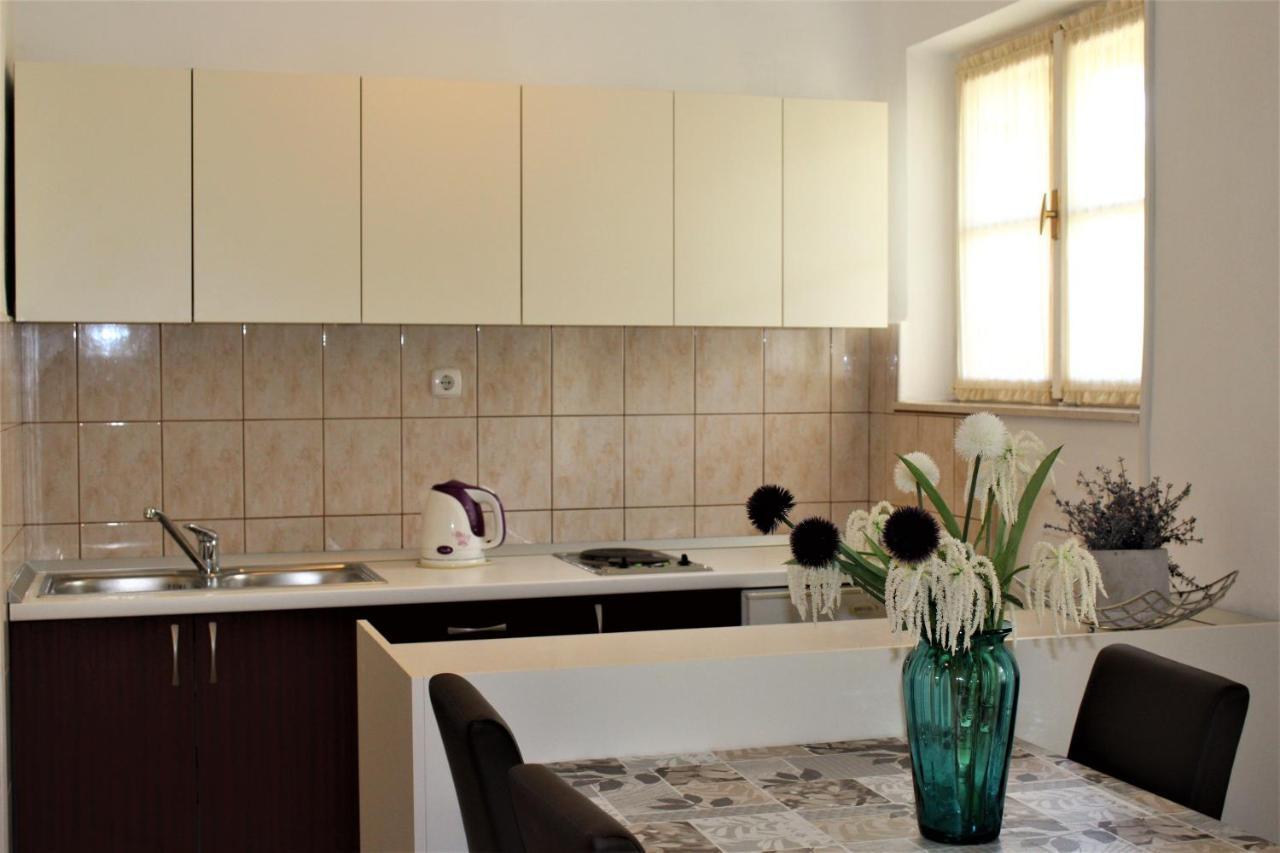 Apartments Raos Макарска Екстериор снимка