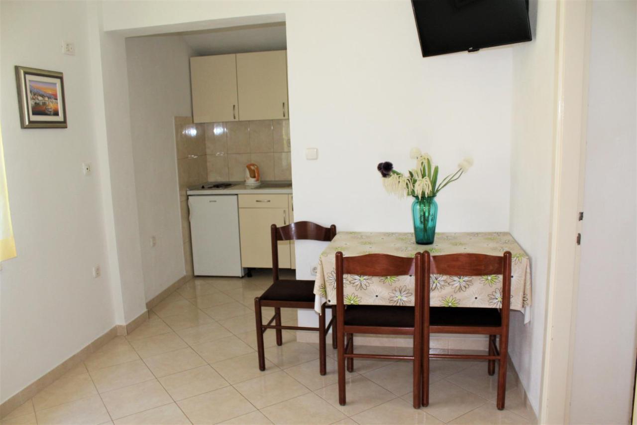 Apartments Raos Макарска Екстериор снимка