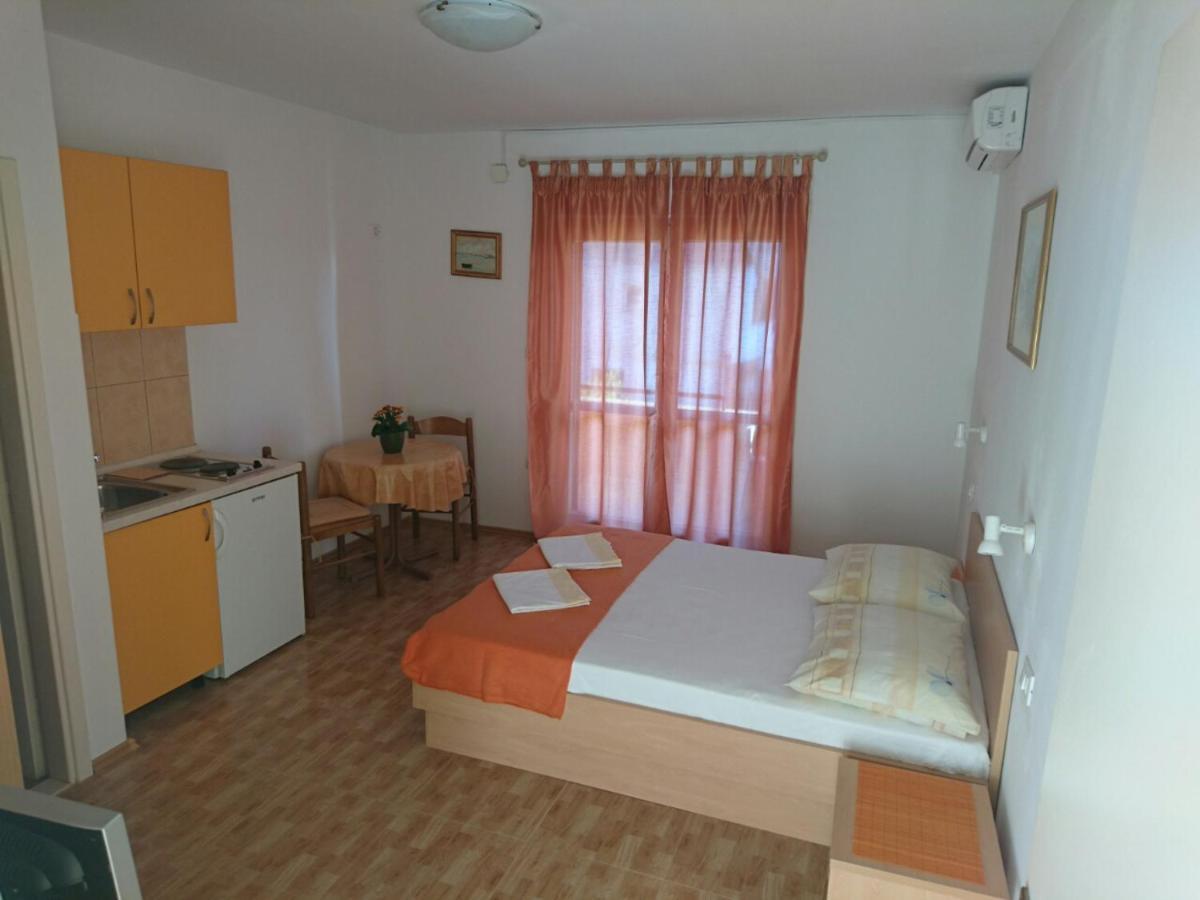 Apartments Raos Макарска Екстериор снимка
